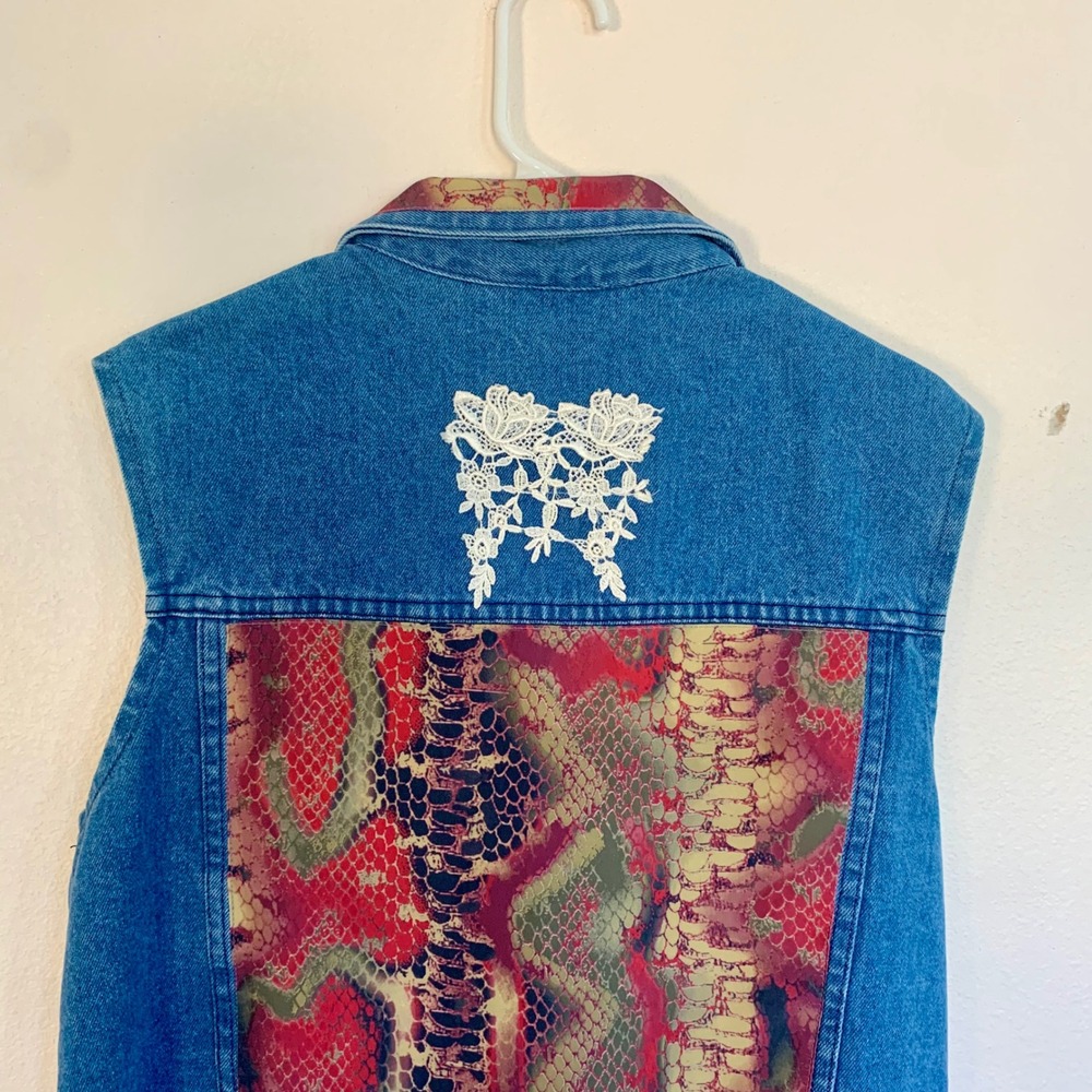 Designs by Julie Denim Vest Lace Trim Snakeskin Print USA Made Womens XL Vintage - Picture 3 of 7